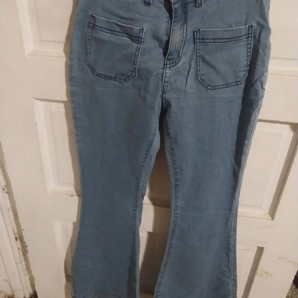 Women's Size 4 Bell-Bottom Blue Jeans